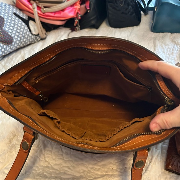 Patricia Nash Tan Embossed Leather Shoulder Bag - Picture 4 of 4